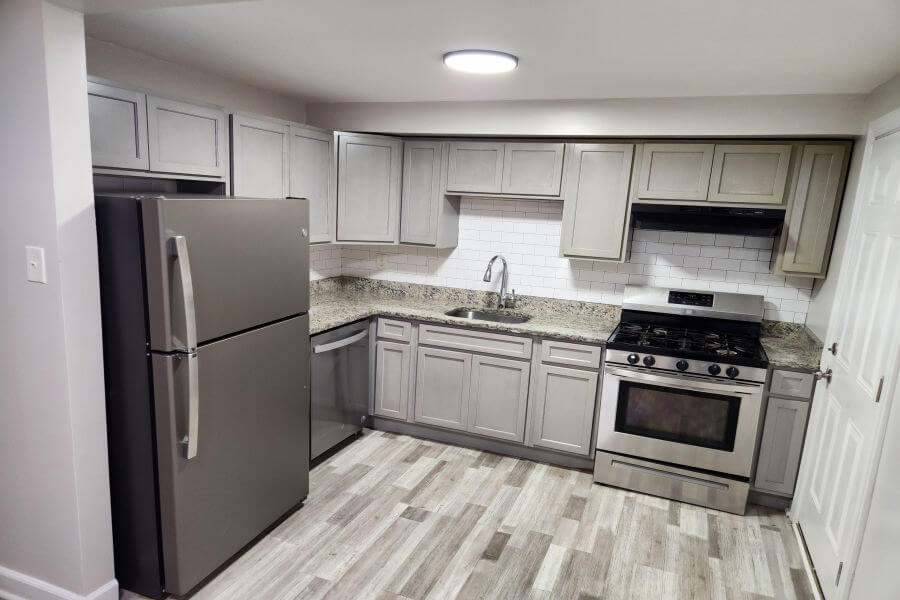 3bd 2ba, 335 Southeastern Ter, Essex, MD 21221