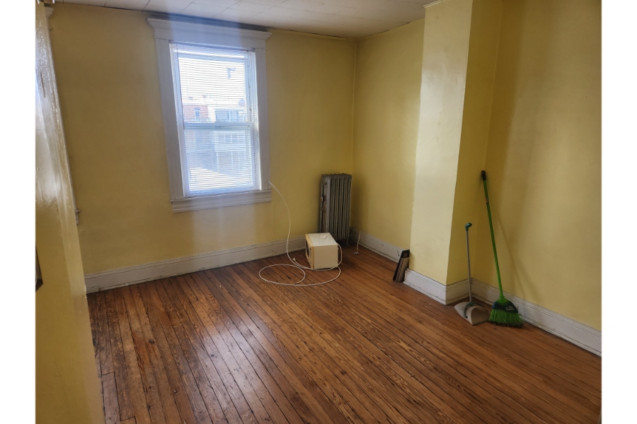 1 Bed 1 Bath, 2904 Guilford Ave 21218 - Image 10