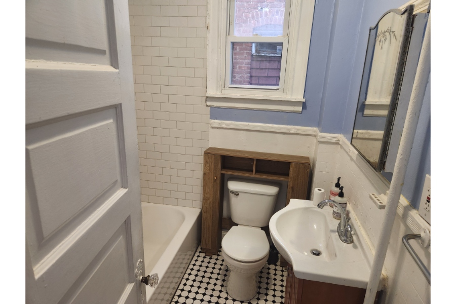 1 Bed 1 Bath, 2904 Guilford Ave 21218 - Image 5