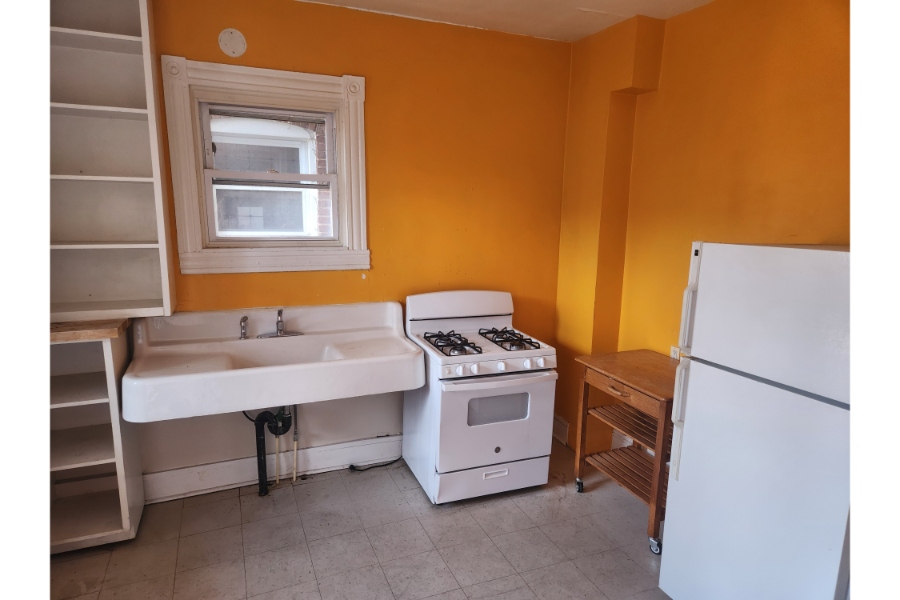 1 Bed 1 Bath, 2904 Guilford Ave 21218 - Image 9