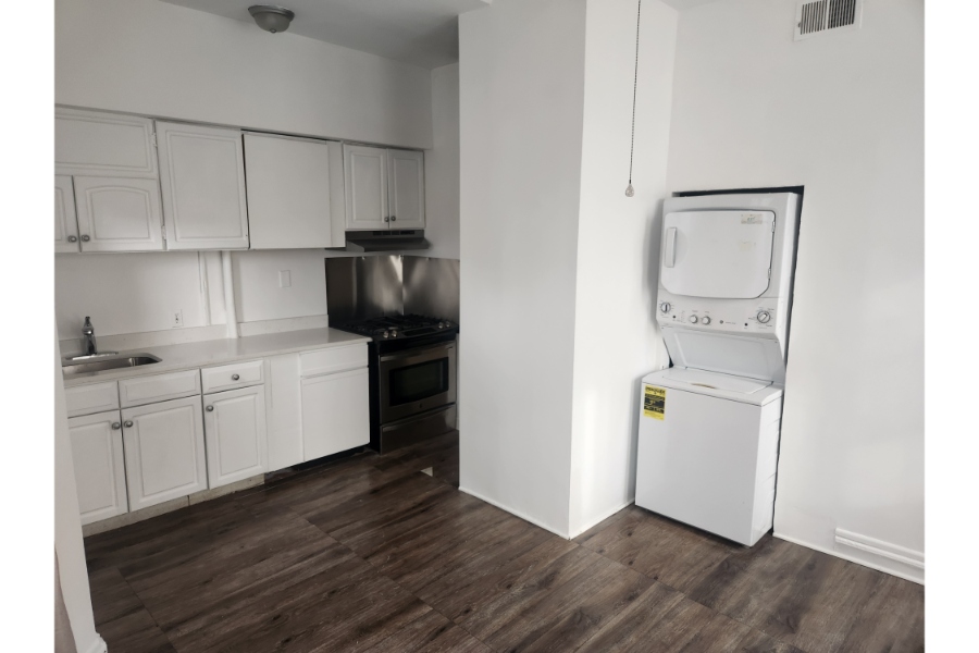 2Bed+Den 1 Bath Apartment, 1900 Madison Ave #2 21217 - Image 9