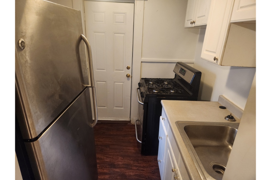 2 Bed 1 Bath, 411 North East St 21224 - Image 8