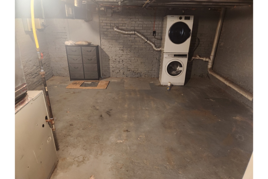 2 Bed 1 Bath, 411 North East St 21224 - Image 11