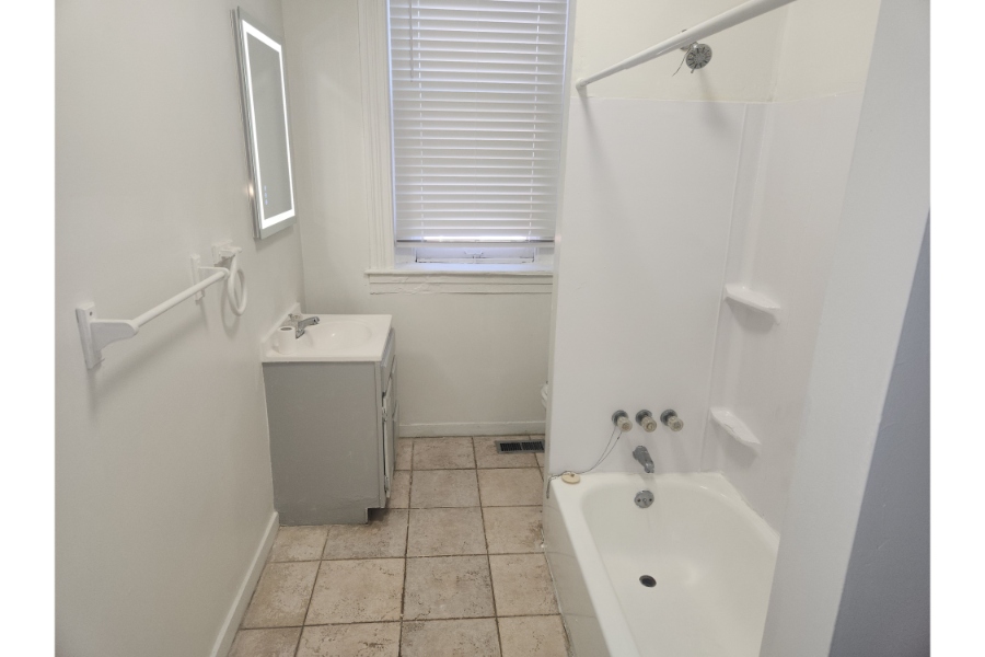 1 Bed and Den 1 Bathroom, 1900 Madison Ave #1 21217 - Image 11