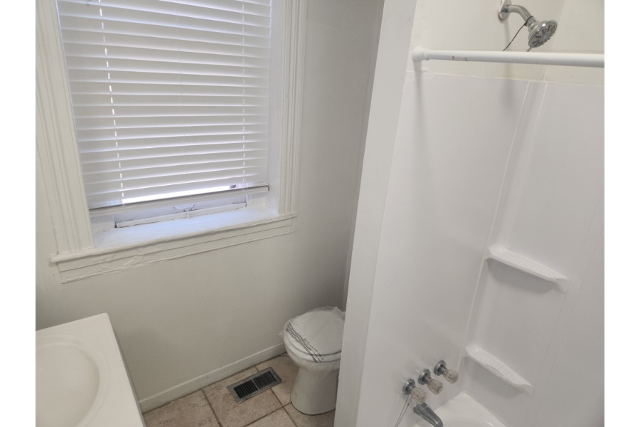 1 Bed and Den 1 Bathroom, 1900 Madison Ave #1 21217 - Image 12