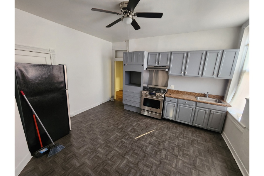 1 Bed and Den 1 Bathroom, 1900 Madison Ave #1 21217