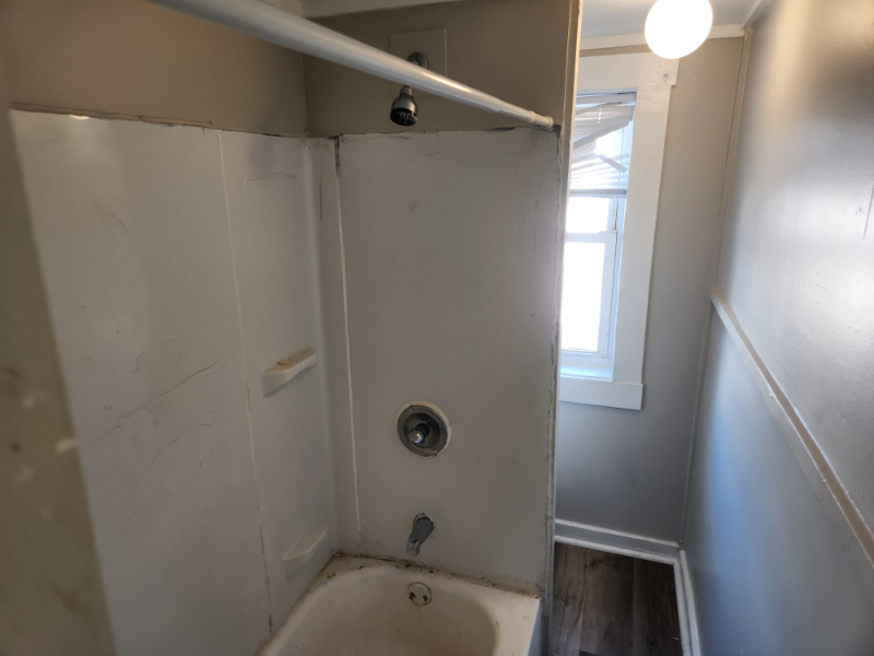 2 Bed 2 Bath, 417 N Rose St 21224 - Image 9