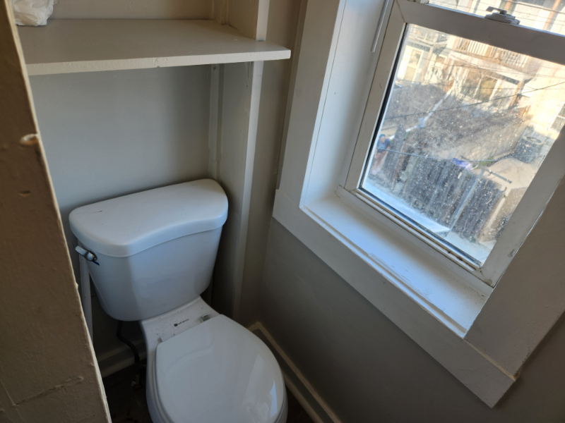 2 Bed 2 Bath, 417 N Rose St 21224 - Image 10