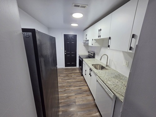 2 Bed 1 Bath, 3408 Kenyon Ave 21213 - Image 12