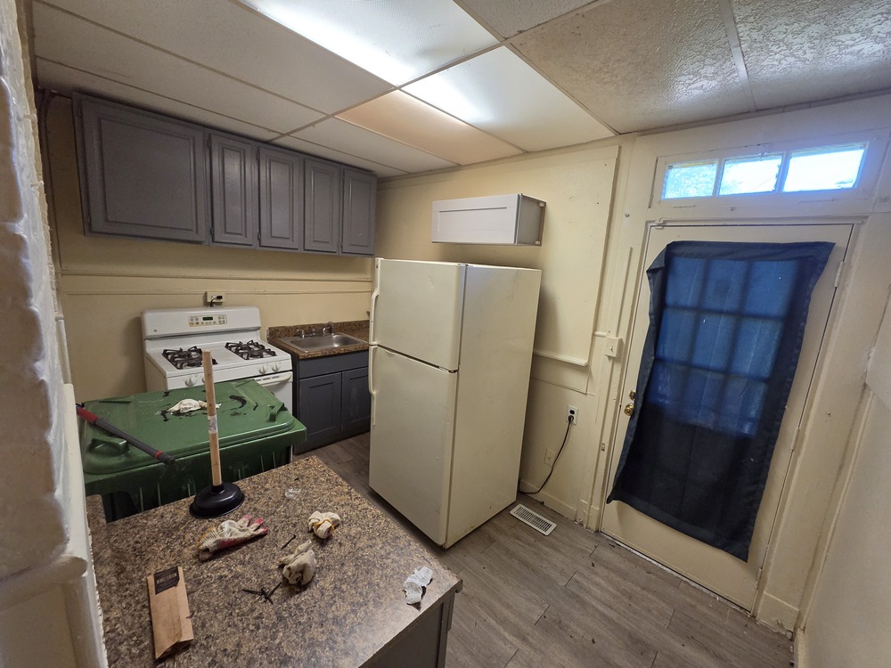 3 bed 1 Bath, 2223 W Fayette St 21223 - Image 10