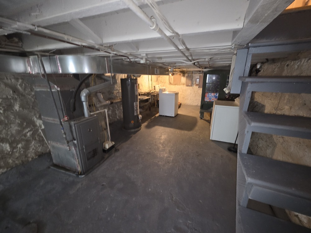 3 bed 1 Bath, 2223 W Fayette St 21223 - Image 13