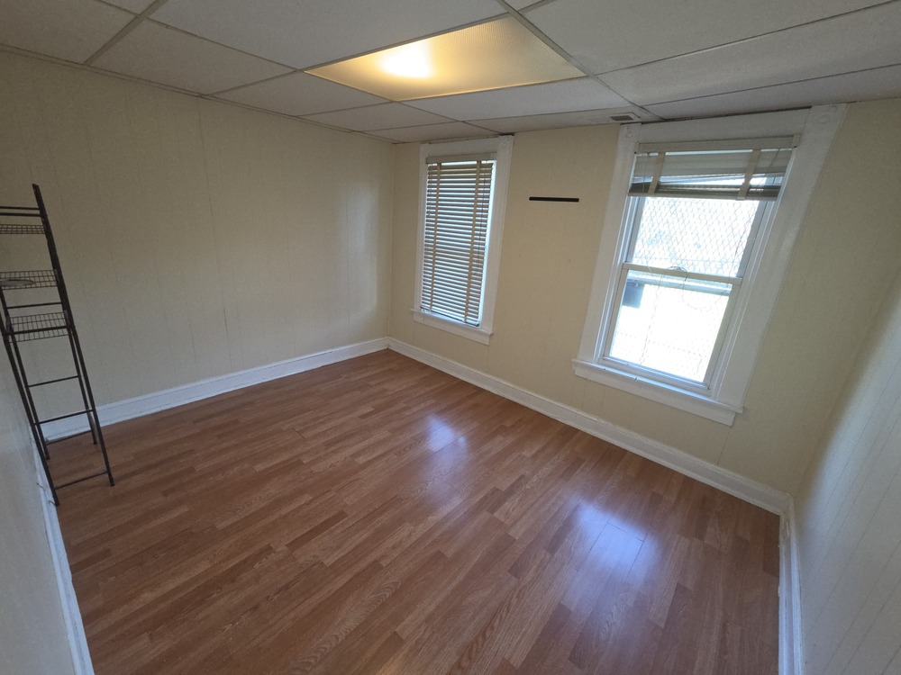 3 bed 1 Bath, 2223 W Fayette St 21223 - Image 15