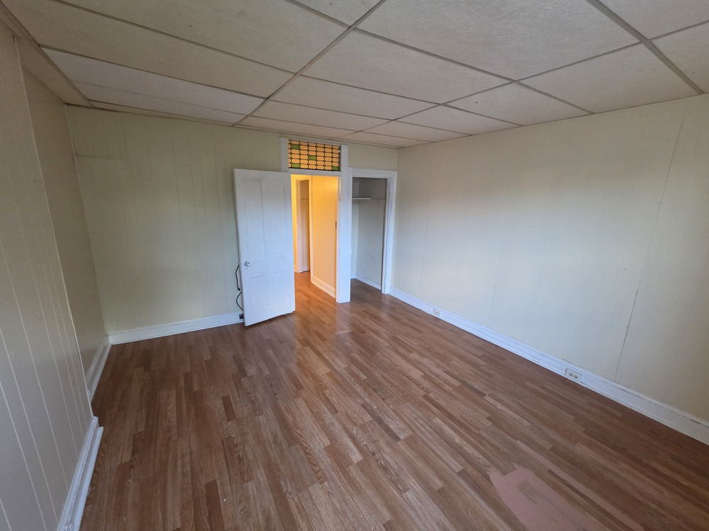 3 bed 1 Bath, 2223 W Fayette St 21223 - Image 18